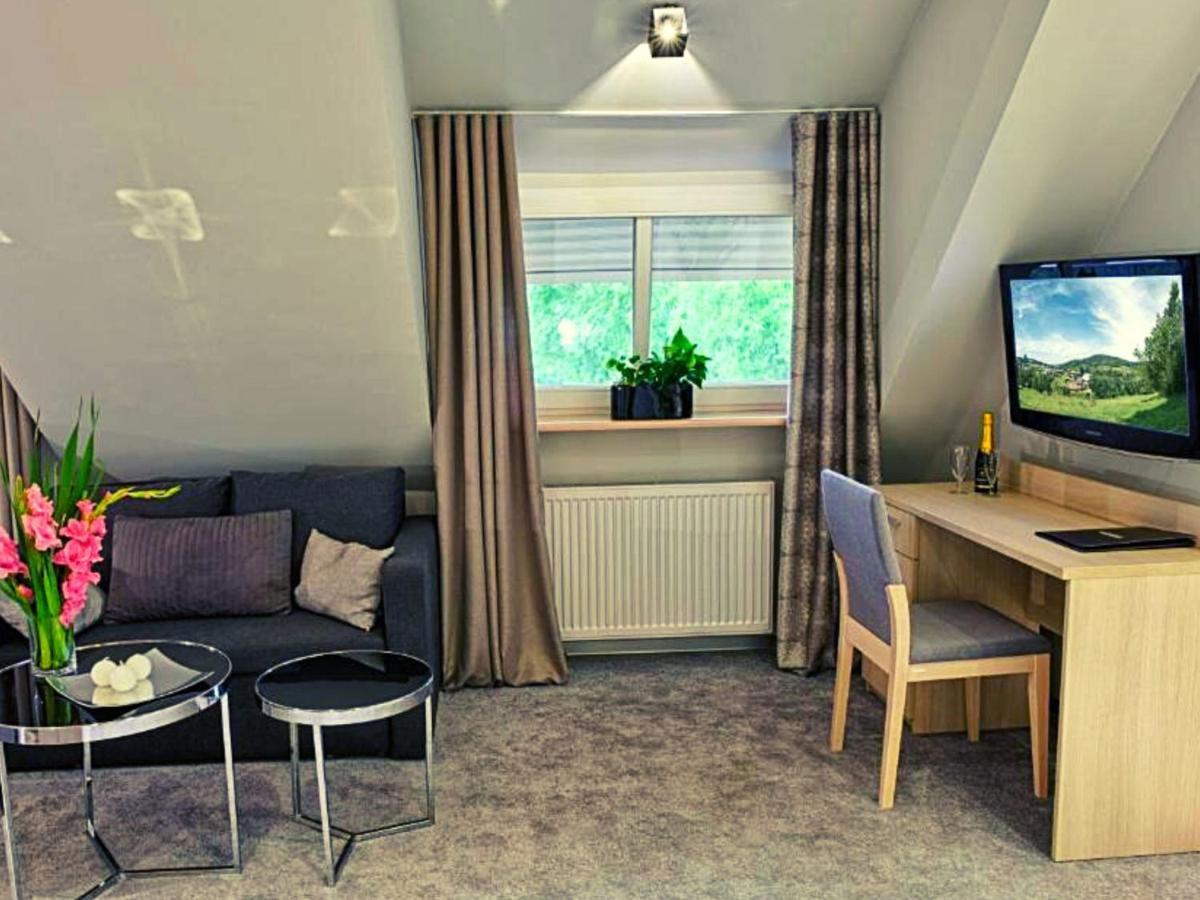 Hotel Podjadek Gorzno  ภายนอก รูปภาพ