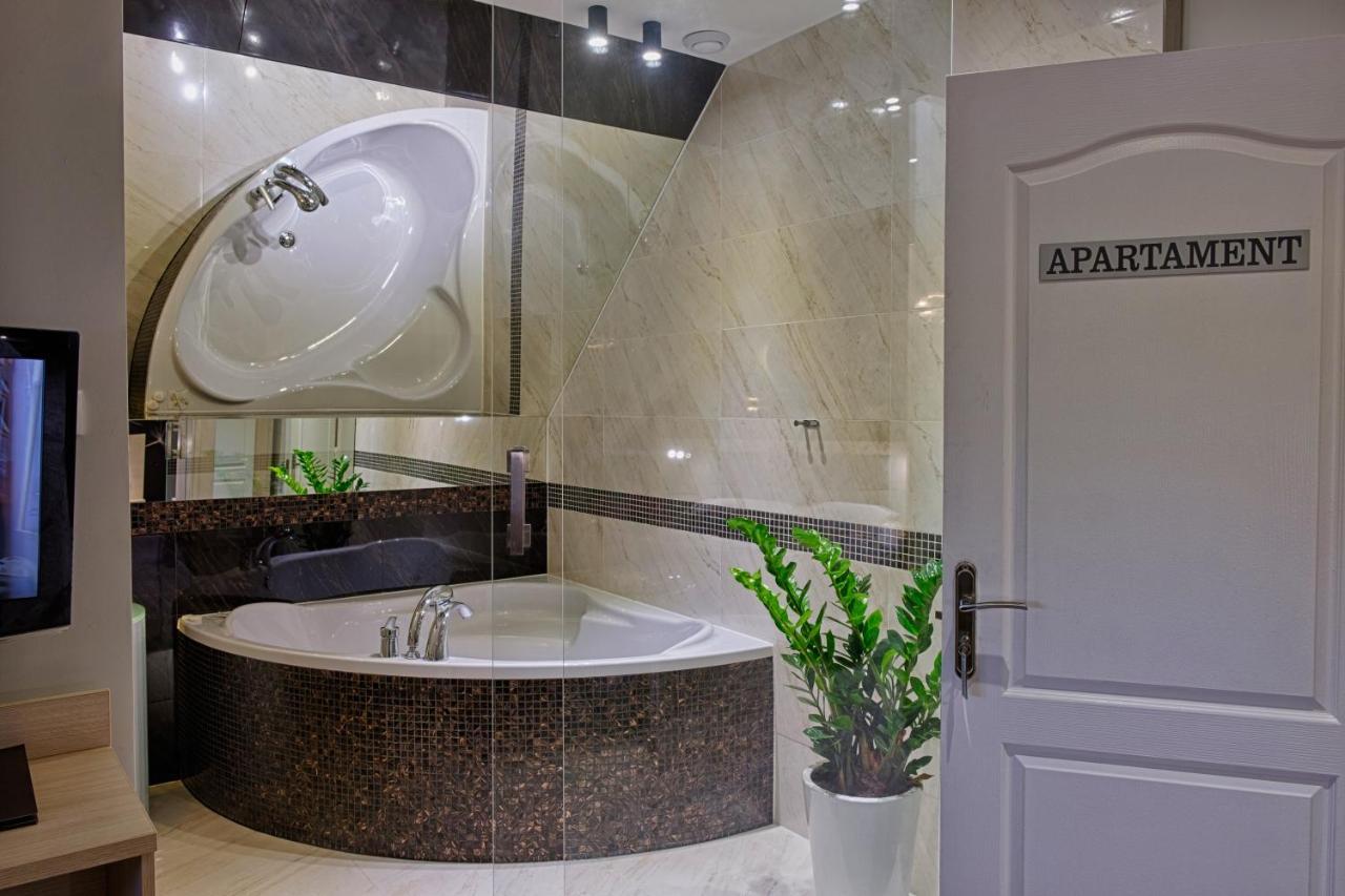 Hotel Podjadek Gorzno  ภายนอก รูปภาพ